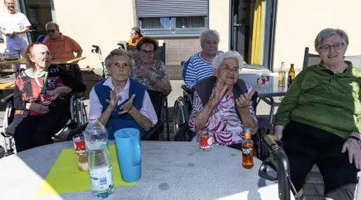 Galerie Maibaumaufstellen Seniorenpark Oberaich
