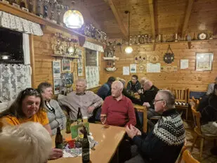 Stockschiessen in der Utscher Eishütte gegen die Naturfreunde